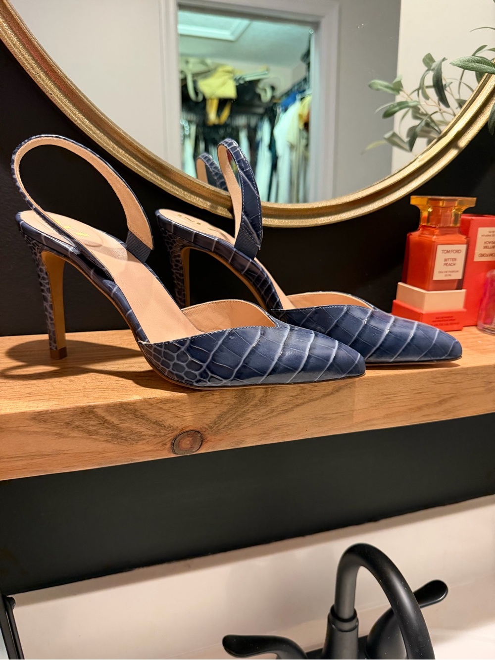 Navy Croc-Embossed Slingback Pointed-Toe Pumps